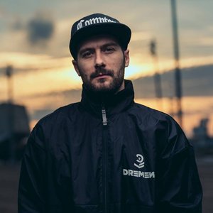 dj plan b 的头像