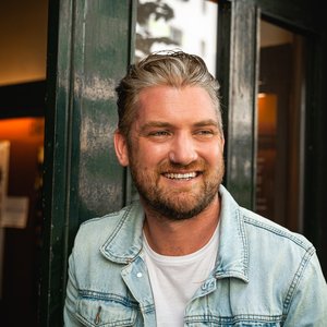 james mackenzie 的头像