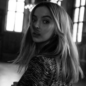 Jodie Comer 的头像
