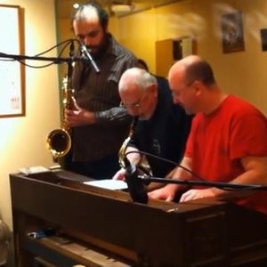 Harmonium Trio 的头像