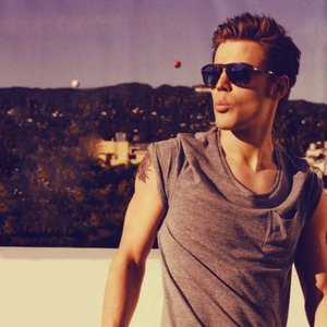 Paul Wesley 的头像