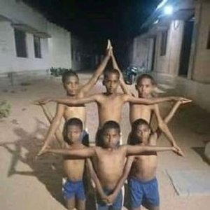 XXXBI$ENTB0Y$$ 的头像