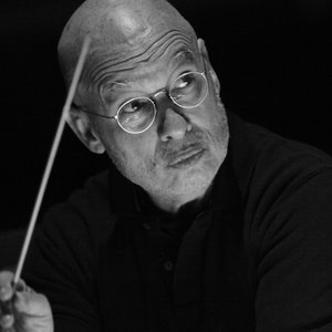 Dennis Russell Davies & Stuttgart Chamber Orchestra 的头像