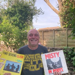 Attila the Stockbroker featuring What's Left Dub, Kingsley Salmon & Rebel Control 的头像