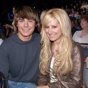 Ashley Tisdale and Zac Efron 的头像
