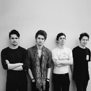 Lost at Home 的头像