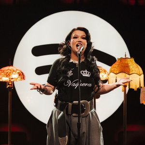 d£aler (Live) | Spotify Best New Artist