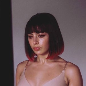 Charli 的头像