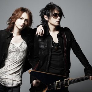 “VAMPSヴァンプス”的封面