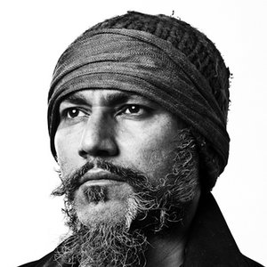 Elyas Khan 的头像