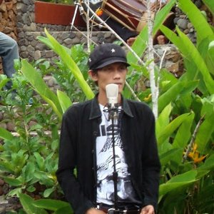 Catur Arum 的头像
