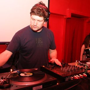 “DJ RAF”的封面