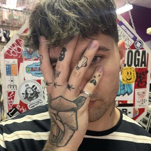 August Brodie 的头像