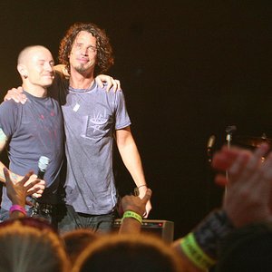 Chris Cornell & Chester Bennington 的头像
