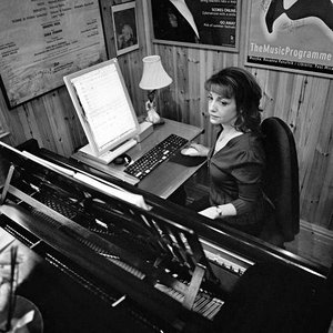 Roxanna Panufnik のアバター