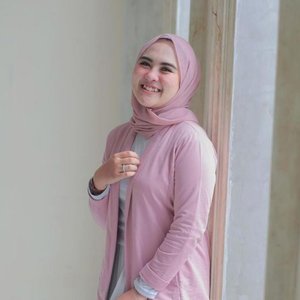 Ressy Kania Dewi 的头像