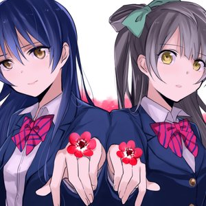 “内田彩, 三森すずこ”的封面