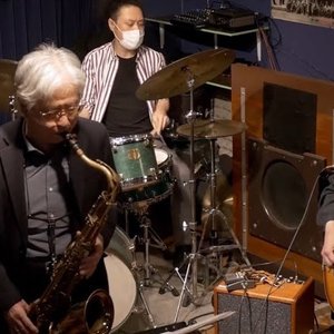 山口真文カルテット 的头像