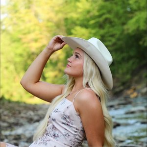 Avatar for Rachel Holt