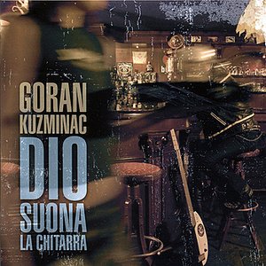 Dio suona la chitarra