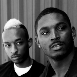 The Saunderson Brothers 的头像