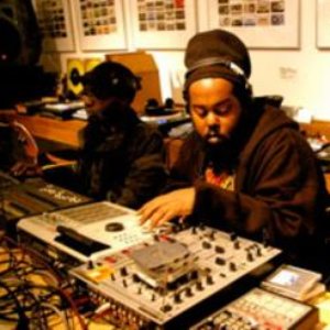 Black Monk & Ras G 的头像