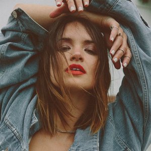 Liz Huett için avatar