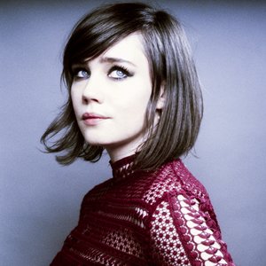 Rose Elinor Dougall のアバター