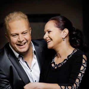 Genova and Dimitrov Piano Duo 的头像