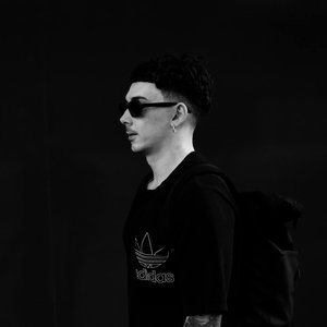 Akoriz 的头像
