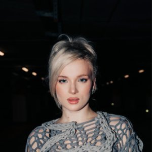 Avatar di Evelina Negru