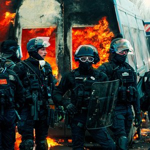 A bas l'État policier