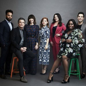 Cast of Zoey’s Extraordinary Playlist 的头像