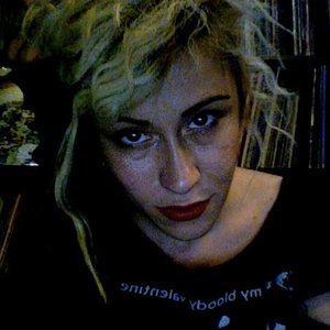 Hustle Roses 的头像