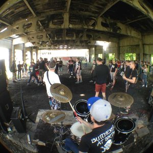 Against The Masses 的头像