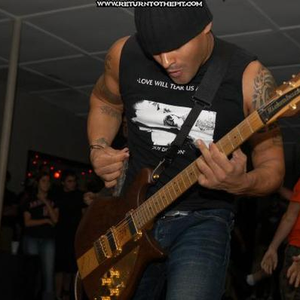 Elgin James photo provided by Last.fm