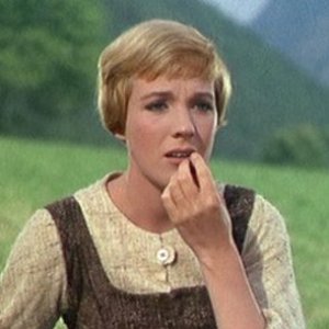 Julie Andrews and Martyn Green 的头像