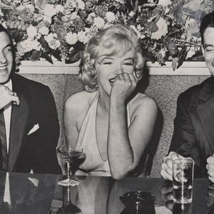 Marilyn Monroe, Yves Montand & Frankie Vaughan 的头像