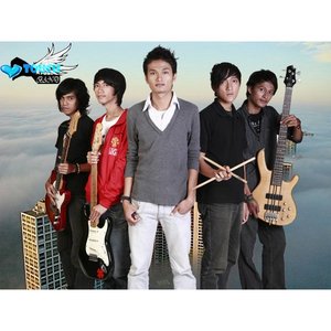 Menyentuh Hati
