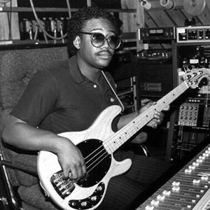 “Bernard Edwards”的封面