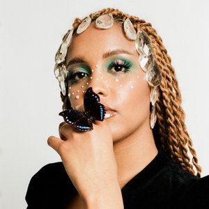 Fauzia 的头像