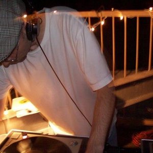 Avatar for DJ Ian Head