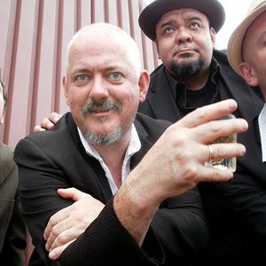 Jon Langford & Skull Orchard 的头像