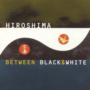 “Between Black and White”的封面