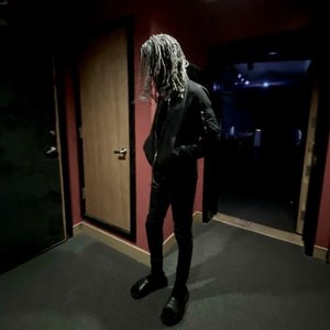 “Lonely Boss”的封面
