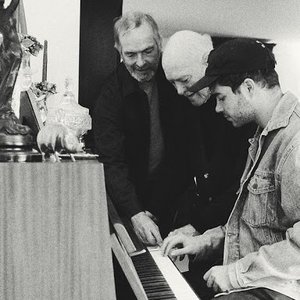 The Bloomfield Family Band 的头像