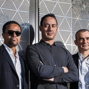 Yacine Boularès, Vincent Segal & Nasheet Waits 的头像