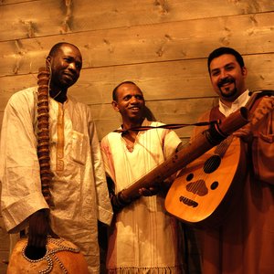 '3 MA : Rajery, Ballaké Sissoko, Driss El Maloumi' için resim