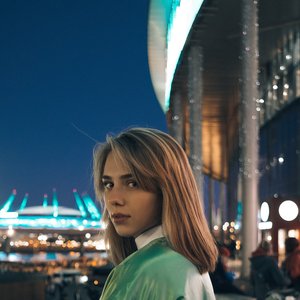 Lola Smolina 的头像