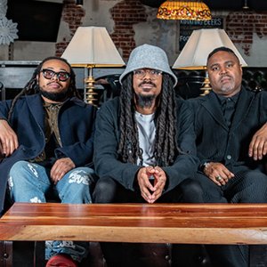 Out Of/Into 的头像